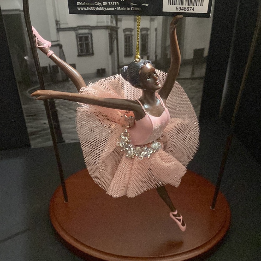 Christmas SHOPPE 2023 GIRLS African-American Ballerina Ornament w/Pink Tutu NEW